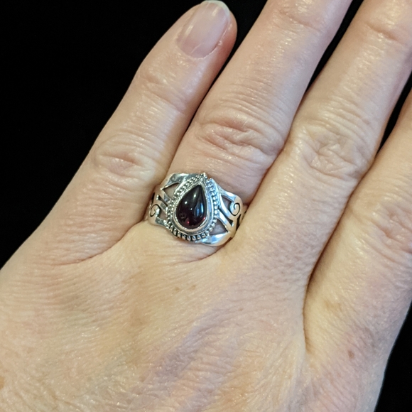 Natural Red Garnet, 925 Silver Ring, size 8 - Picture 3 of 9